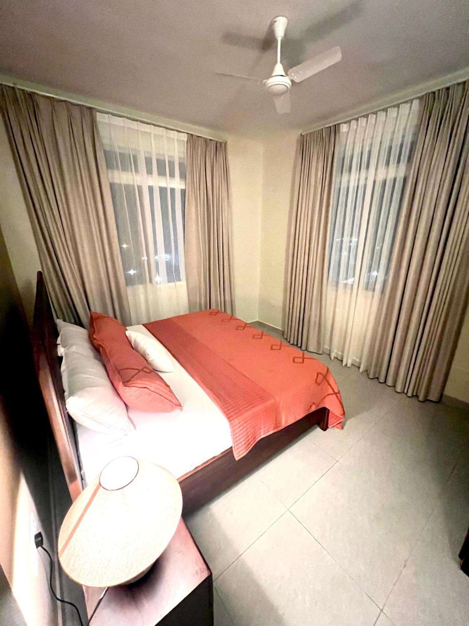 Nake Apartment *